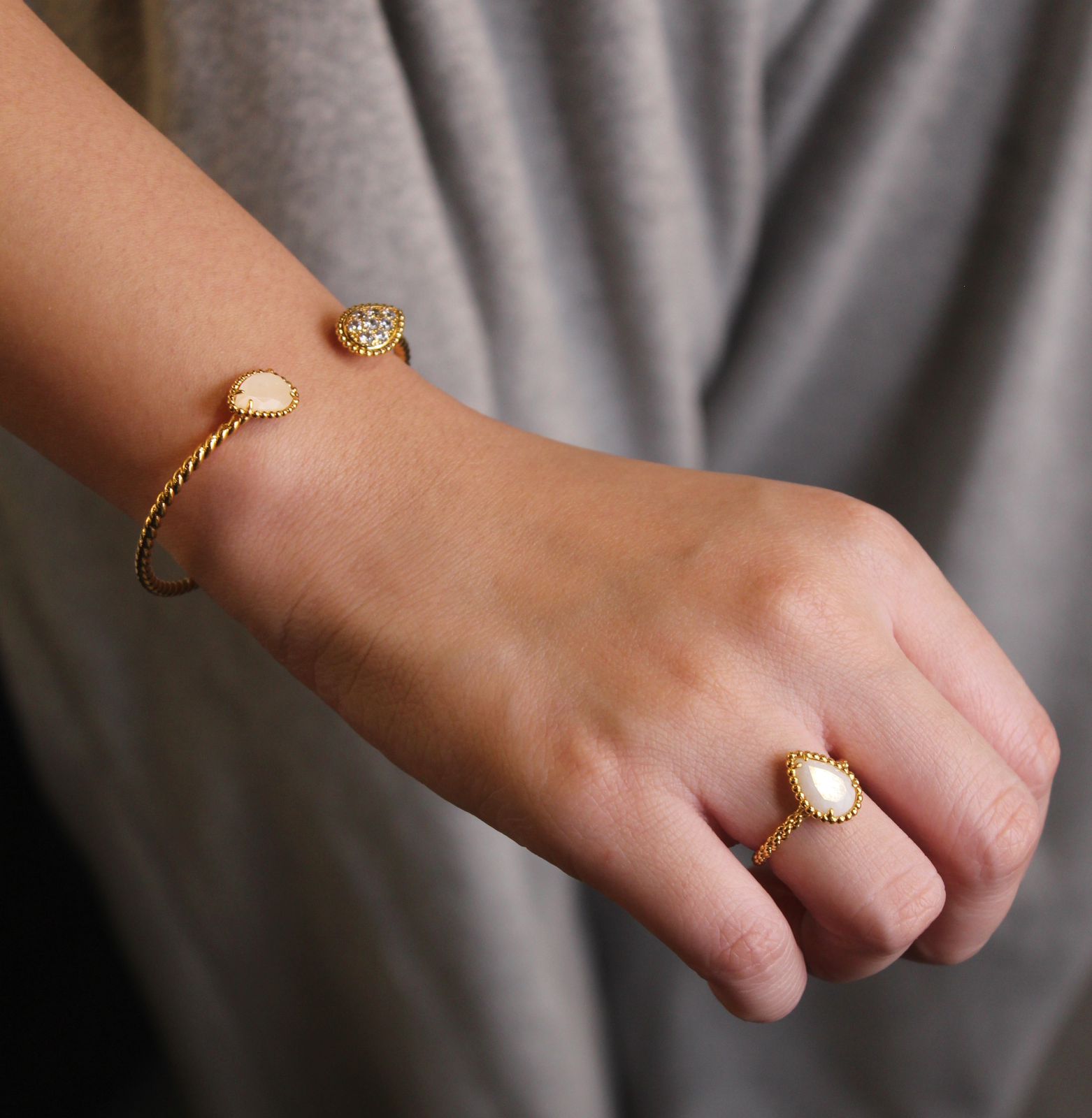 Boucheron Serpent Bohème Open Bangle and Ring Set in 18K Yellow Gold with Mother-of-Pearl and Diamonds