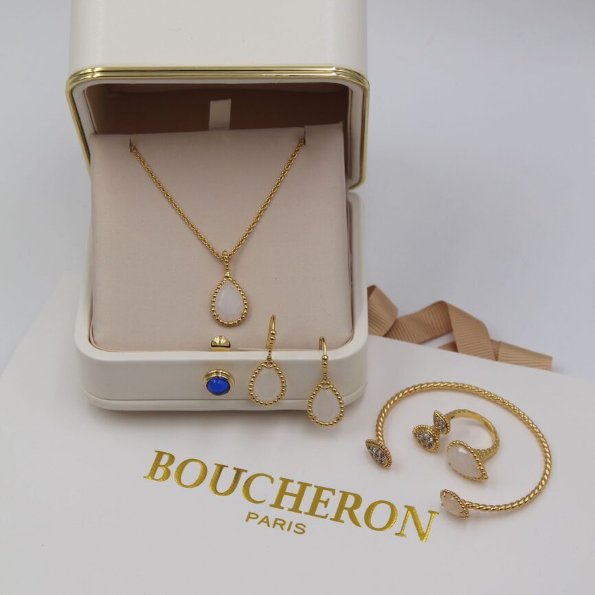 Boucheron Serpent Bohème Multi-Piece Haute Joaillerie Ensemble in 18K Yellow Gold with White Mother-of-Pearl and Diamonds