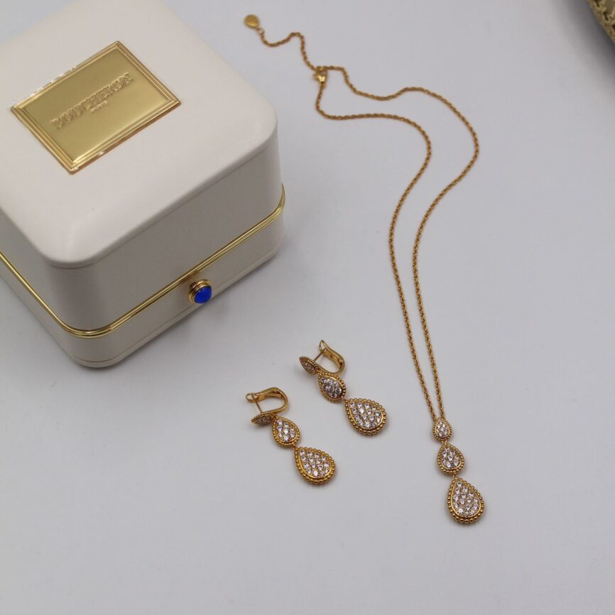 Boucheron Serpent Bohème Diamond and Yellow Gold Pendant Necklace and Earring Suite