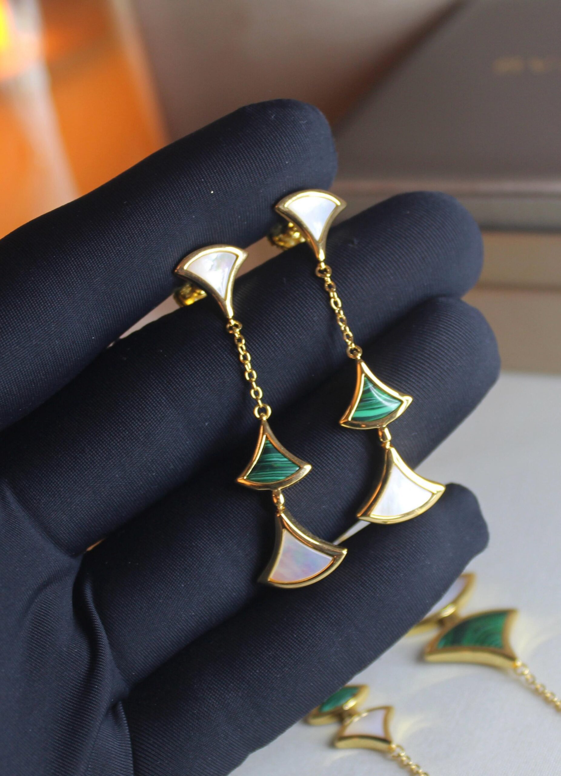 Bulgari Divas' Dream 18K Yellow Gold Mother-of-Pearl and Malachite Drop Earrings