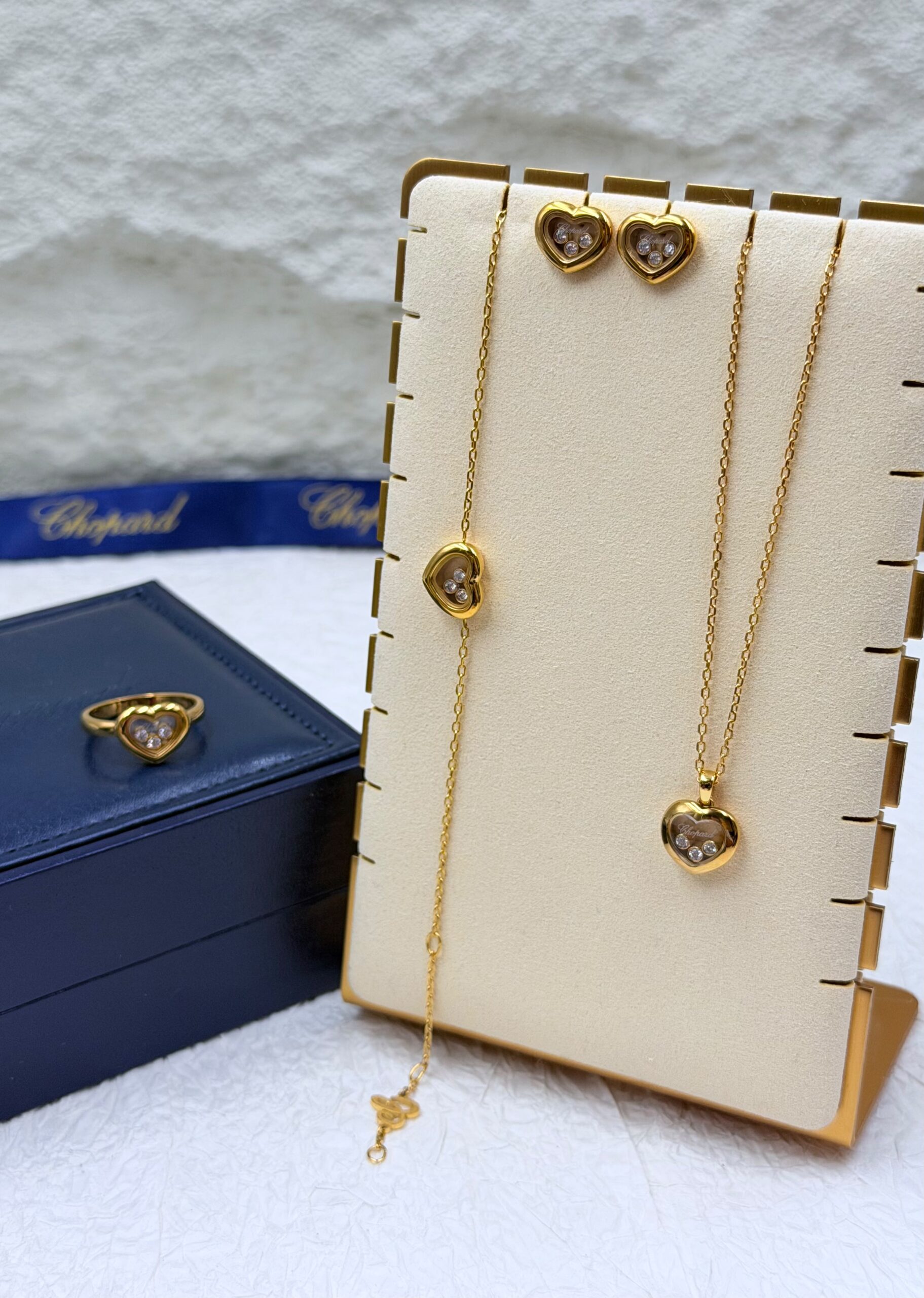 Chopard Happy Diamonds 18K Yellow Gold Floating Diamond Heart Suite