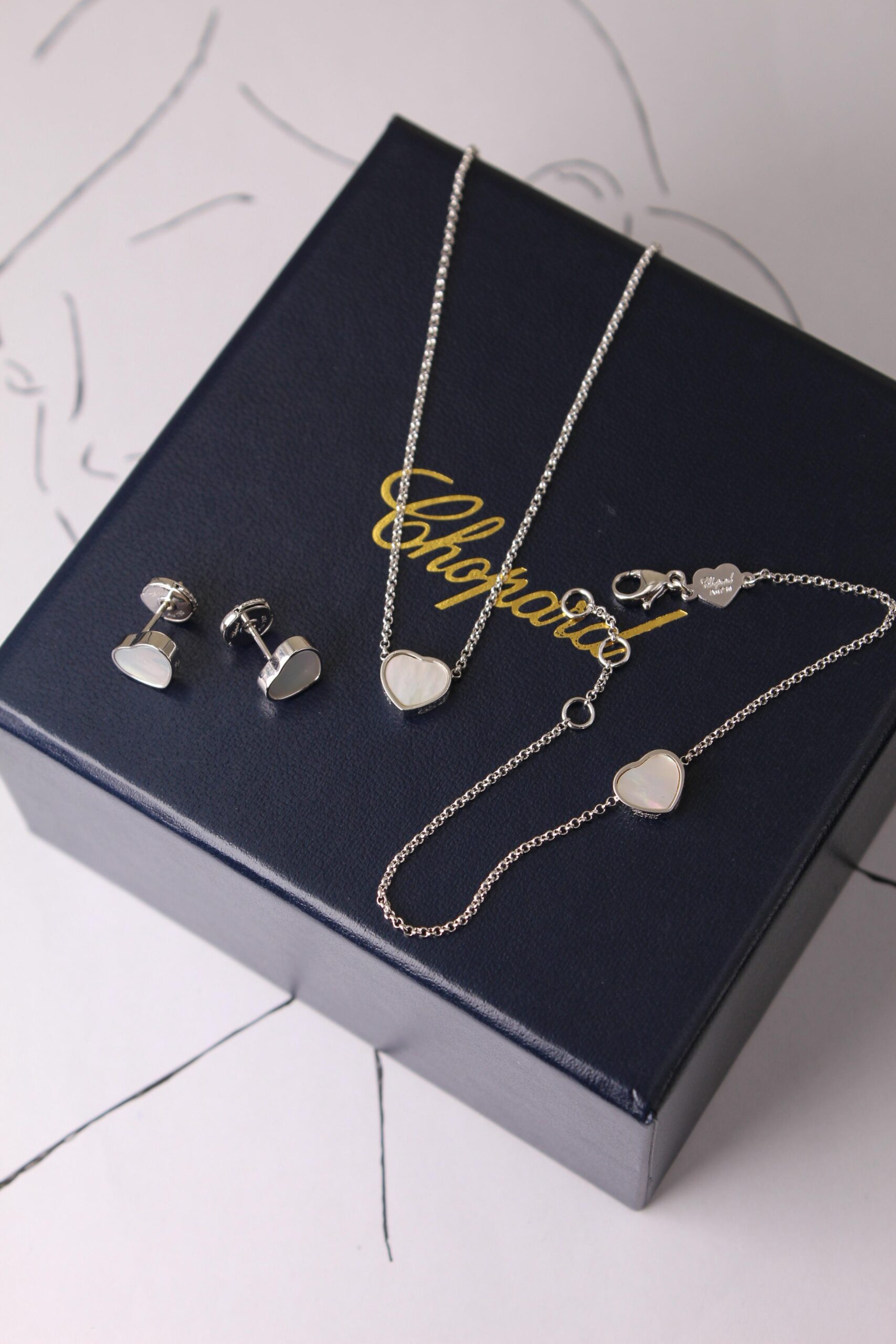 Chopard Happy Hearts Mother-of-Pearl Set in 18K White Gold