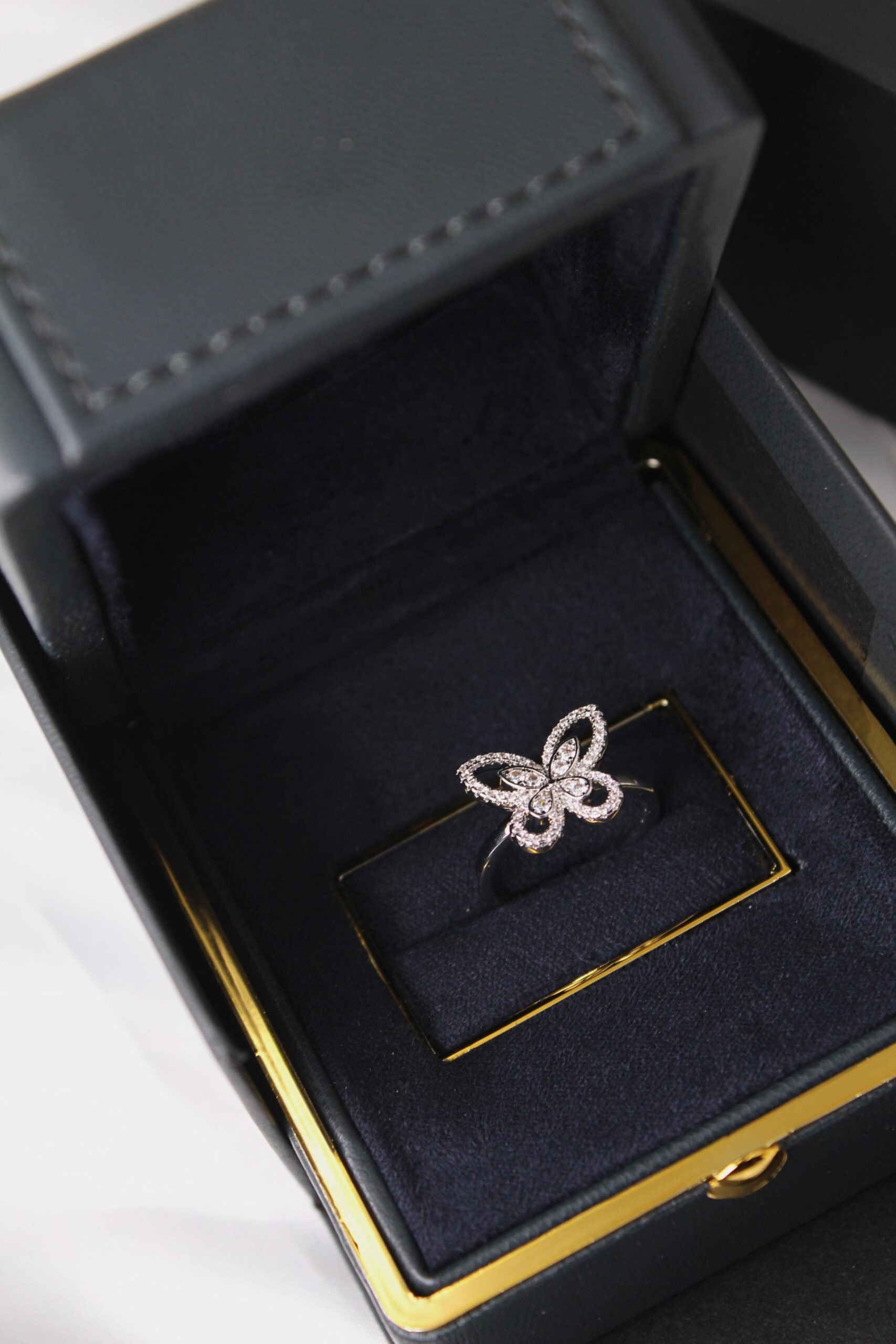 Graff Diamond Butterfly Silhouette Haute Joaillerie Ring