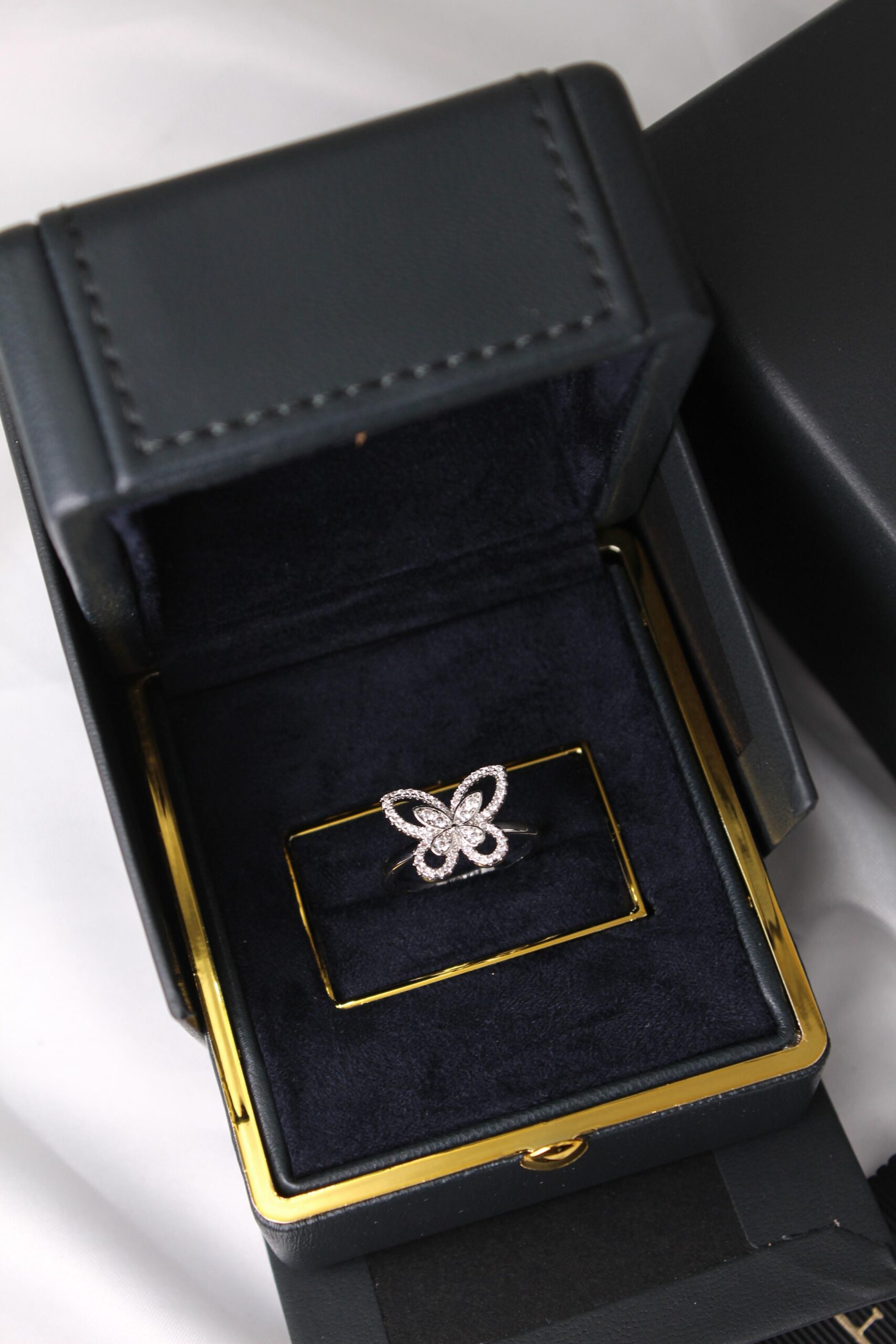 Graff Diamond Butterfly Silhouette Haute Joaillerie Ring