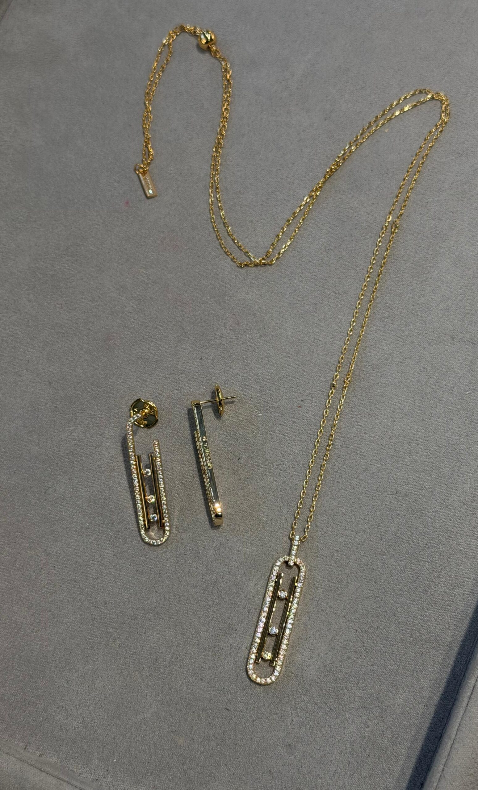 Messika Move Joaillerie Diamond and Yellow Gold Pendant Necklace and Earring Suite
