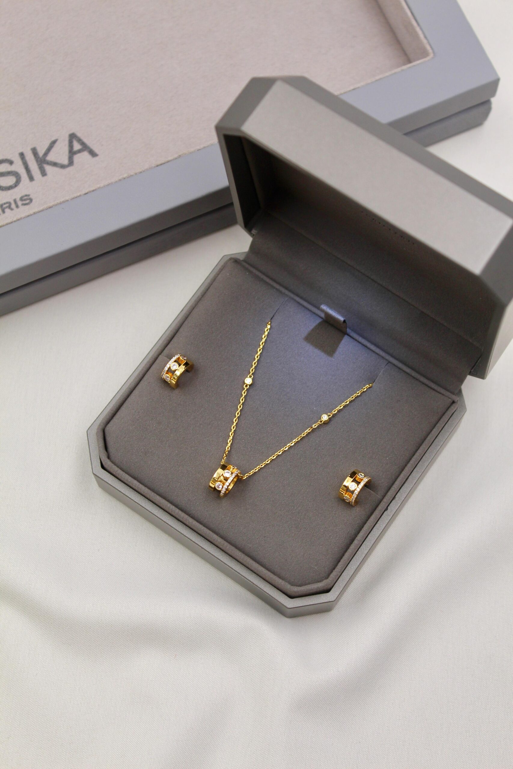 Messika 18K Yellow Gold Diamond Move Romane Parure