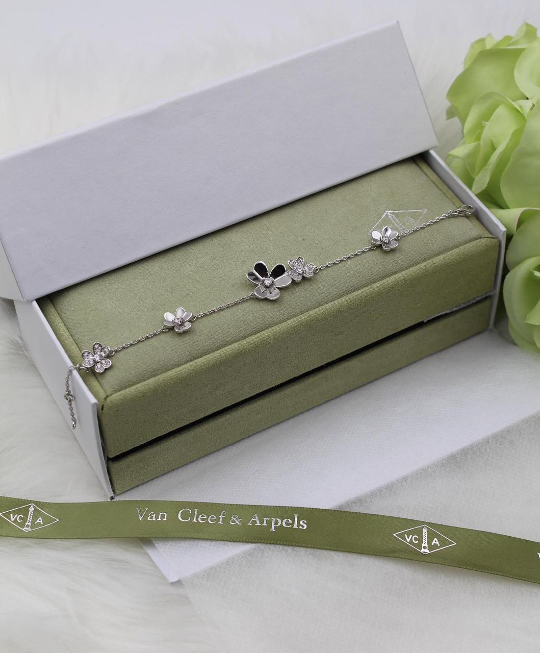 18K White Gold & Pavé Diamond Floral Motif 5-Element Bracelet