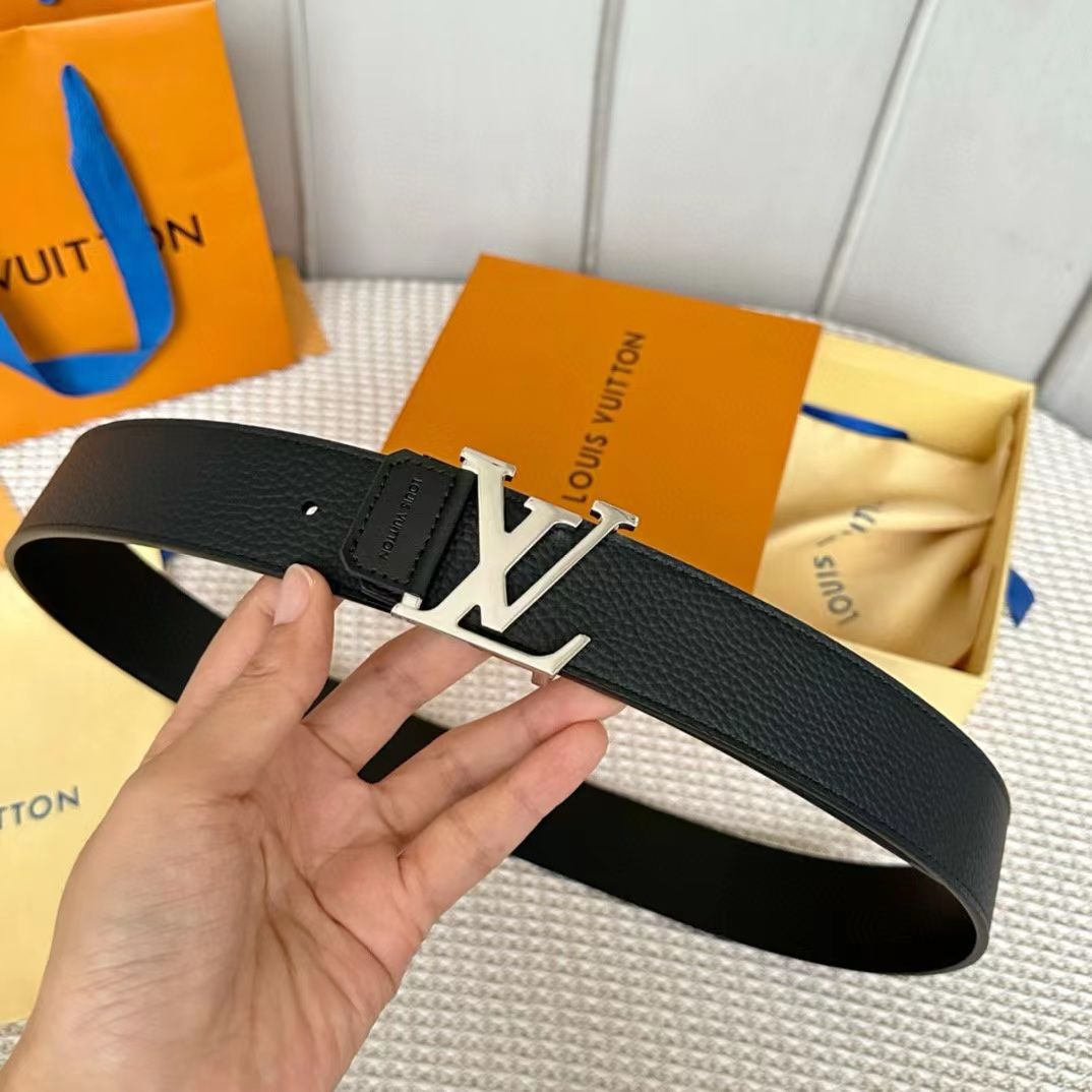 LV Initiales 40mm Reversible Belt in Grained Taurillon Leather